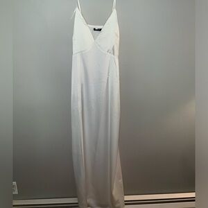 Long white silk dress. Never worn. Size M